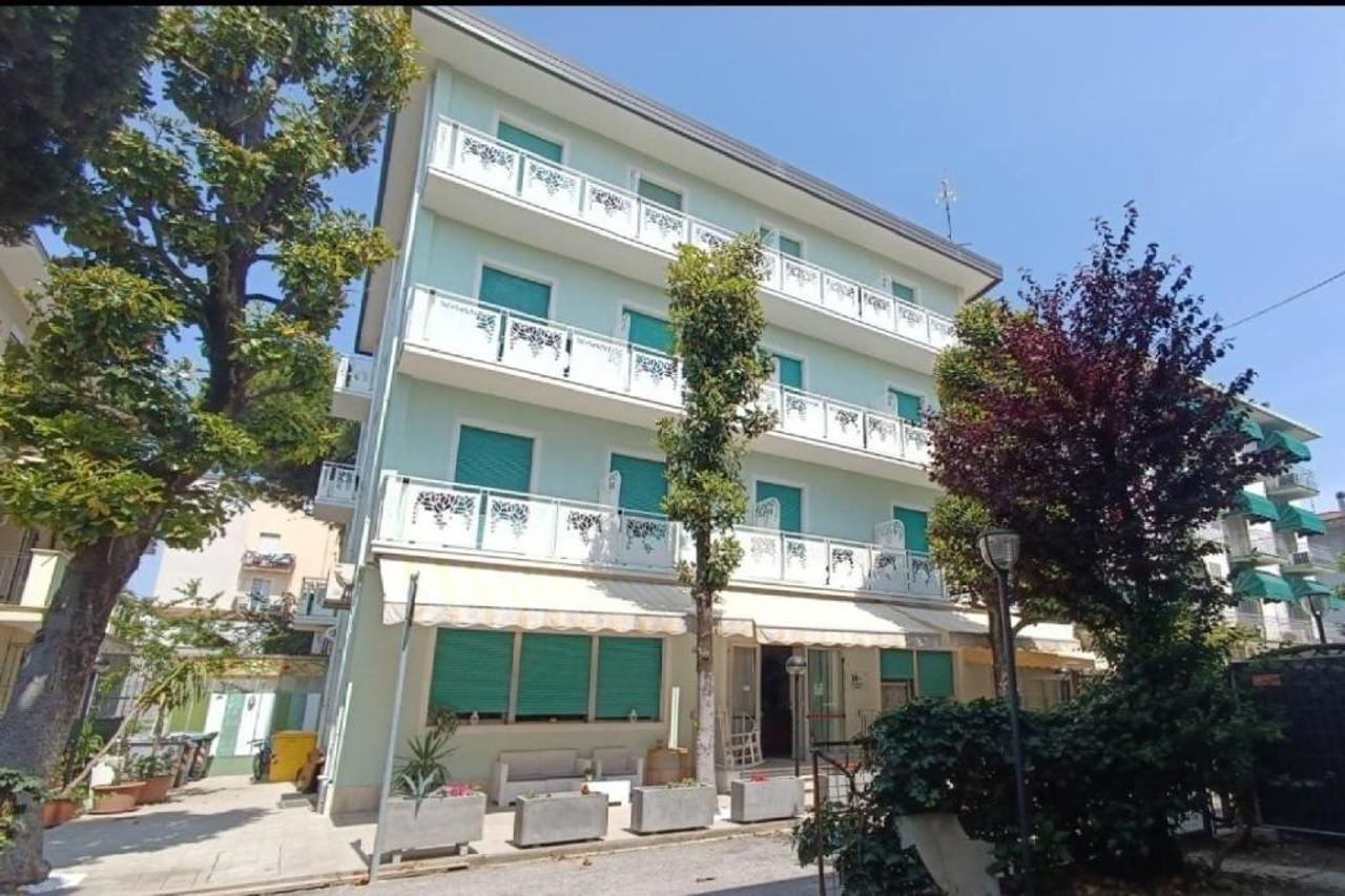 Hotel Sabrina Nord Rimini Exterior foto